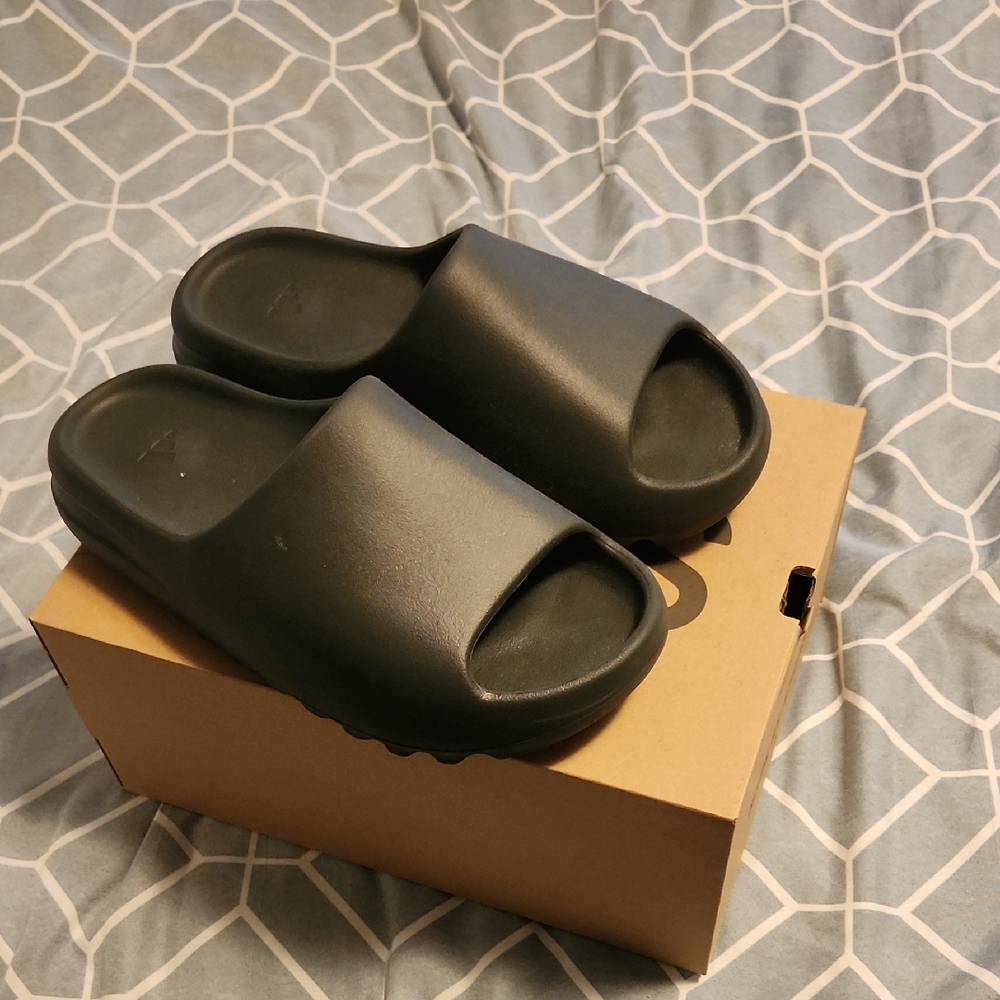 Adidas YZY Slide in Dark Green